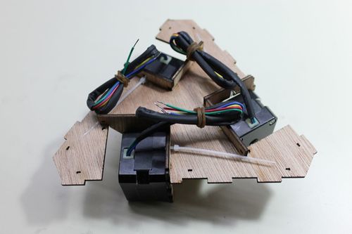 DeltaRobot8 motors in motor mount complete.jpg