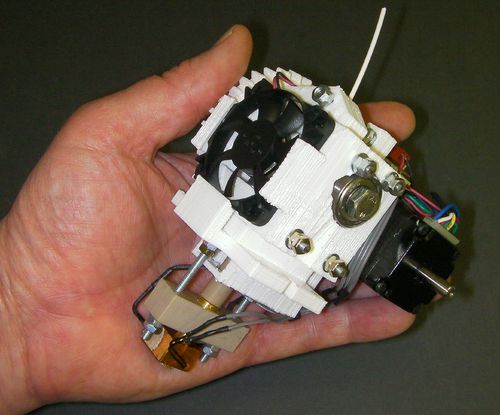 Mini-extruder-hand-scale.jpg