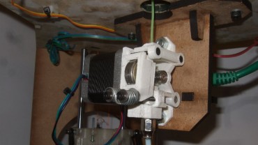 Rostock Delta - Extruder mounted below top