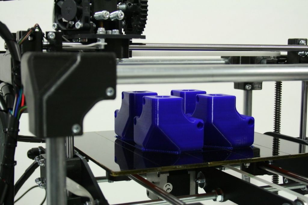 http://www.imprimalia3d.com/sites/default/files/productos/luna01-printing-luna02_01.jpg