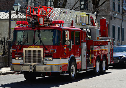 Camion de pompier québec.jpg