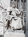 Estatua de Alfonso X en la BNE.JPG