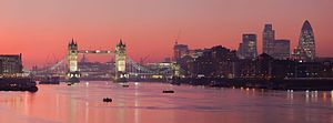 London Thames Sunset panorama - Feb 2008.jpg