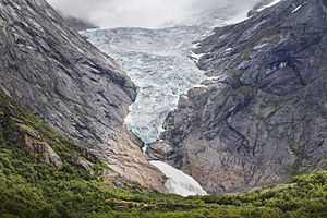 Briksdalsbreen in Briksdalen, Sogn og Fjordane, Norway, 2013 June - 2.jpg