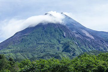 Mount Merapi in 2014.jpg