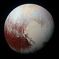 Zwergplanet Pluto auf einer NASA-Aufnahme (kontrastverbessert, farbverstärkt und um Infrarot erweitert)