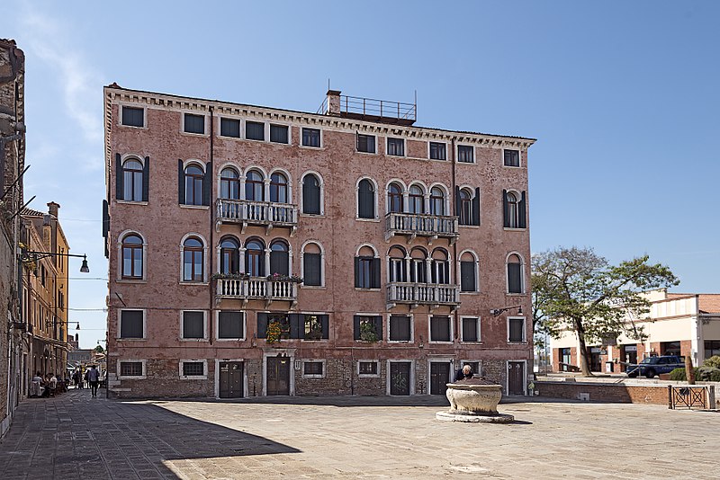File:Campo San Basegio (Venice) - Palazzo Molin.jpg