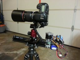 Camera slider for stacking focus
