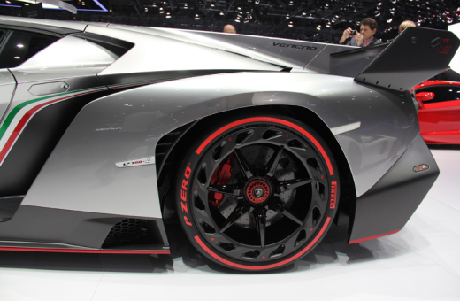 Lamborghini-veneno-wheel